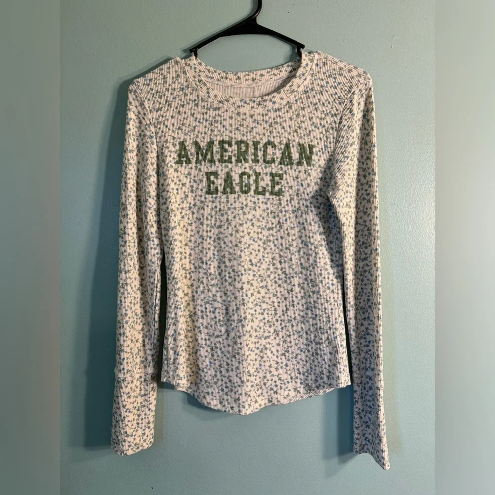 American Eagle, long sleeved, logo , thermal. Size medium. - Picture 1 of 4